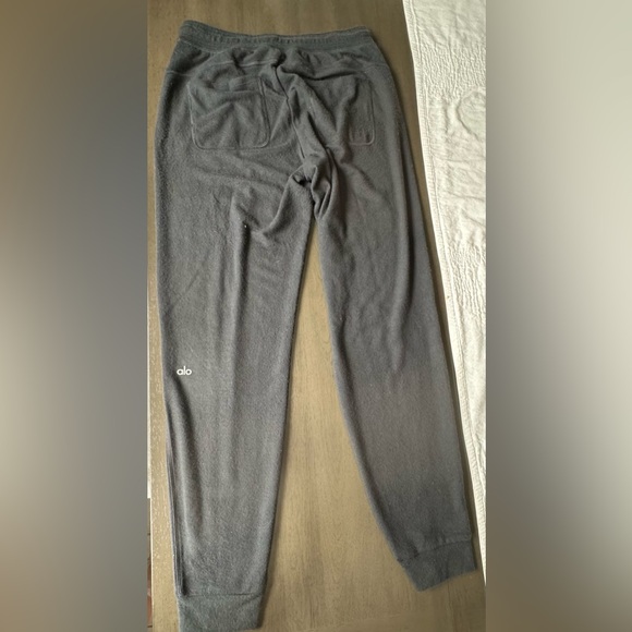 Alo Soho Set Anthracite gray  Super Cute & Comfy. Sold as set. Trending style. - Picture 8 of 8